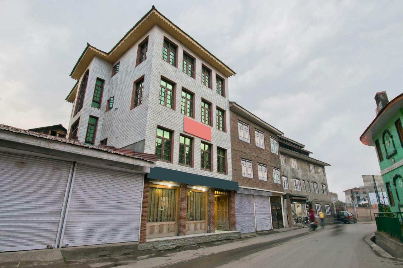 Oyo 13099 Lavilla