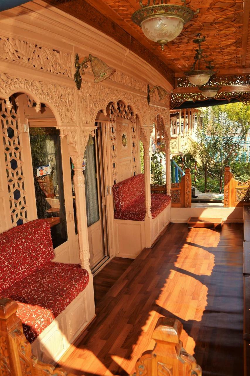 Bed & Breakfast The Badyari Palace Houseboats 4*