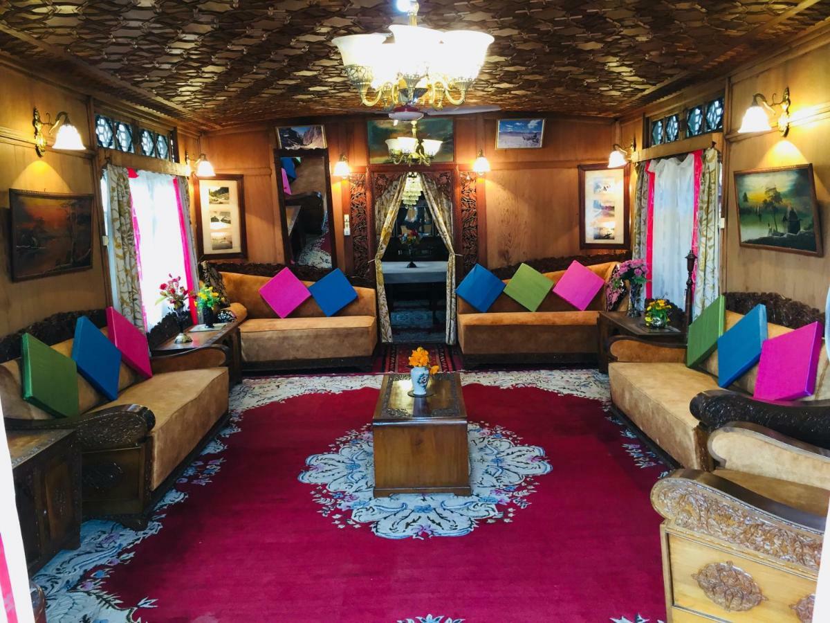 Hotel New Sea Palace Houseboats Srinagar (Jammu and Kashmir)