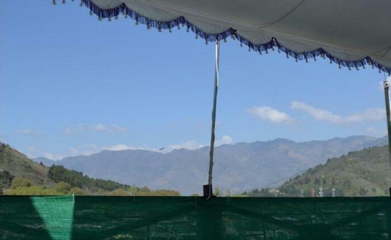 Leaf Srinagar (Jammu and Kashmir)