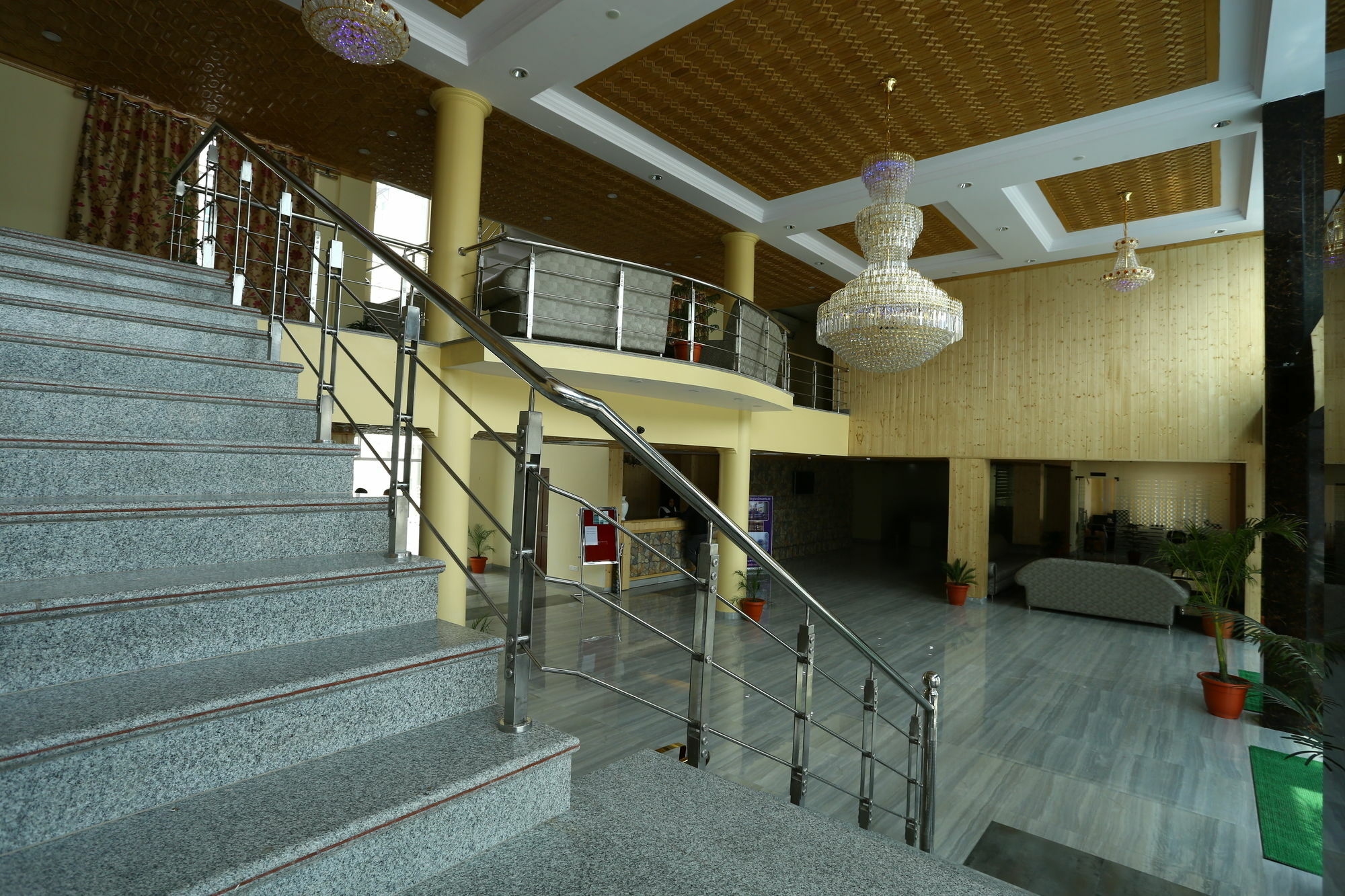 The Grand Mamta 4* Srinagar (Jammu and Kashmir)