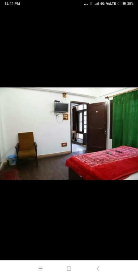 Hotel Royal Reshi *
