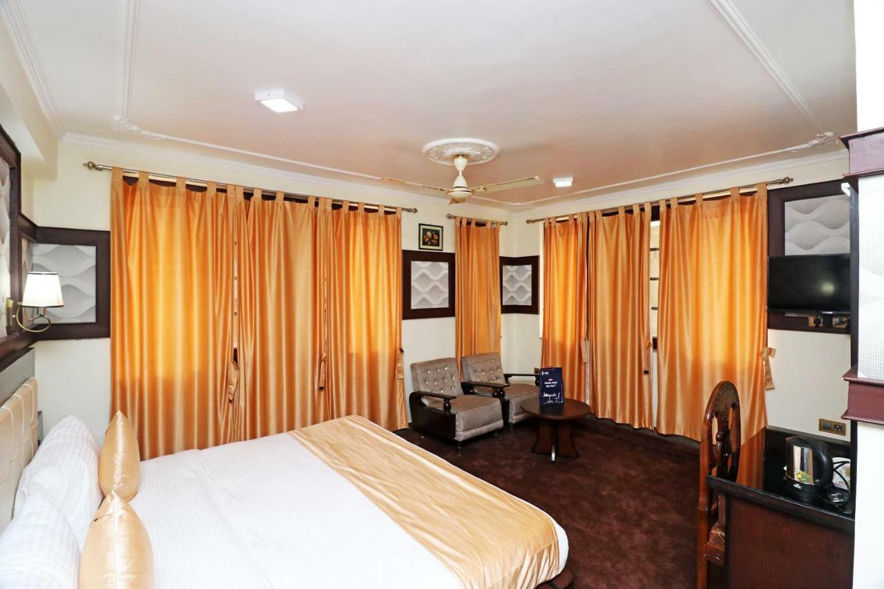 Hotel Oyo 22081 Shree Mazda Srinagar (Jammu and Kashmir)