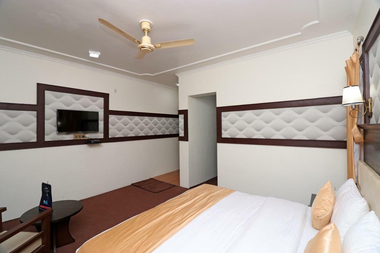 Oyo 22081 Shree Mazda Hotel 3*