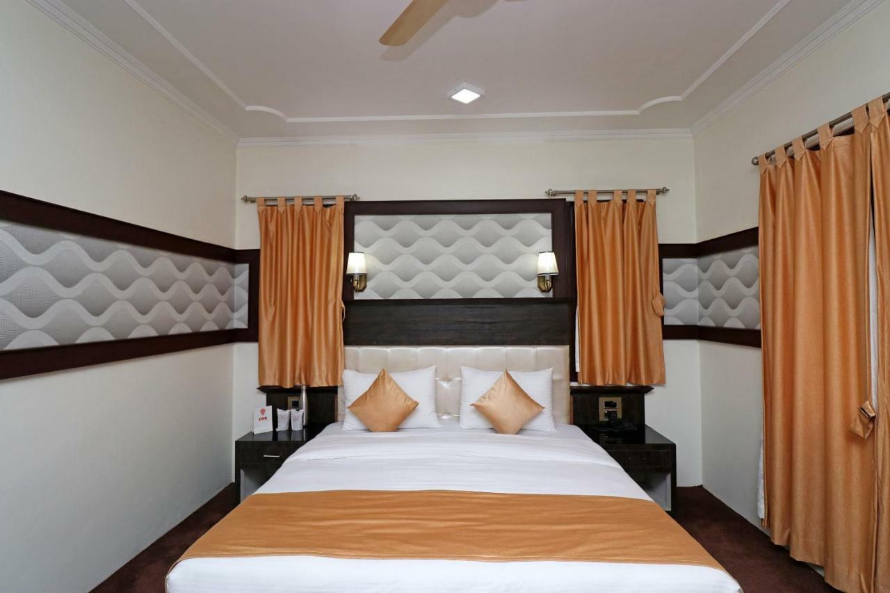 Hotel Oyo 22081 Shree Mazda Srinagar (Jammu and Kashmir)