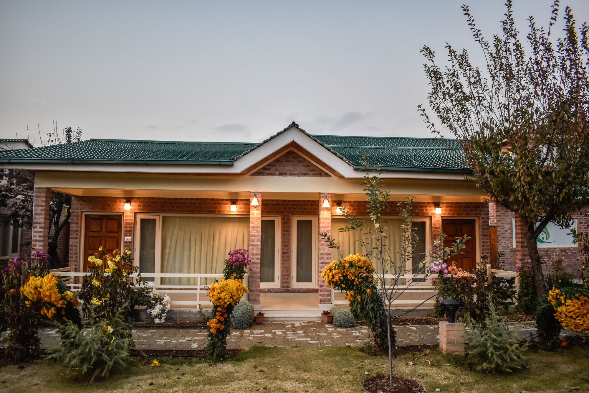 The Orchard Retreat &