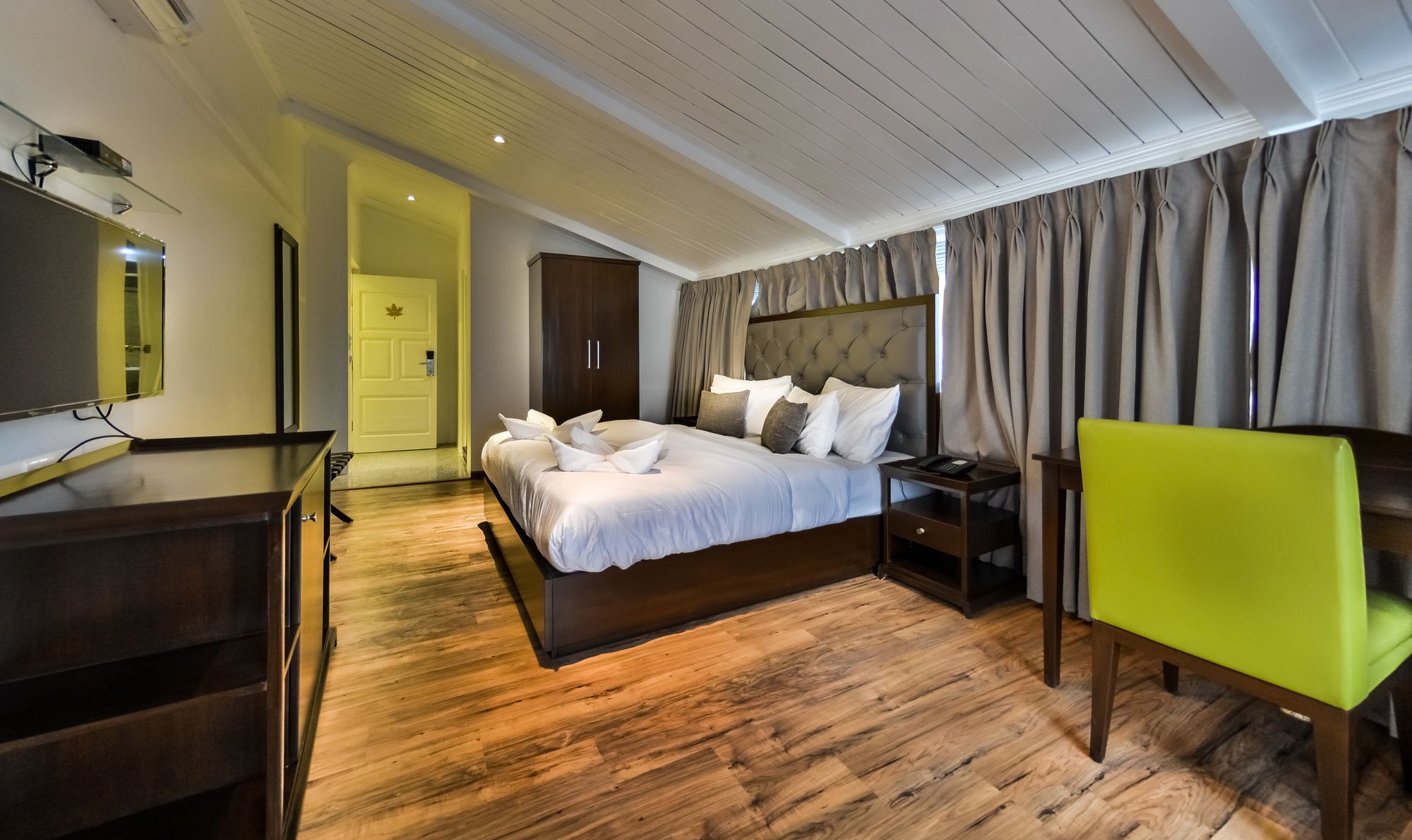 Metropolis 4*
