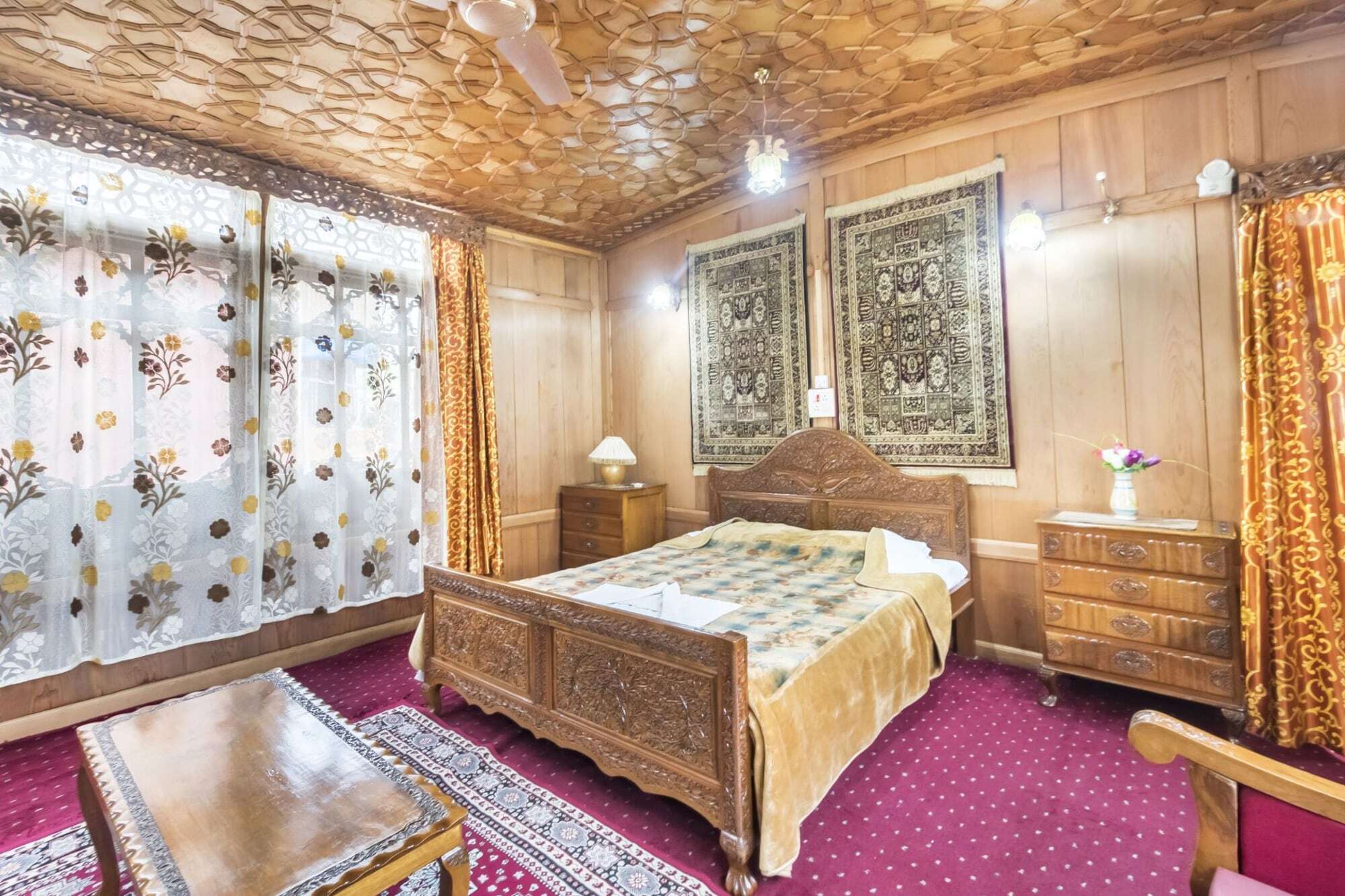 Guesthouser 1 Bedroom Houseboat Cefd Hotel Srinagar (Jammu and Kashmir)