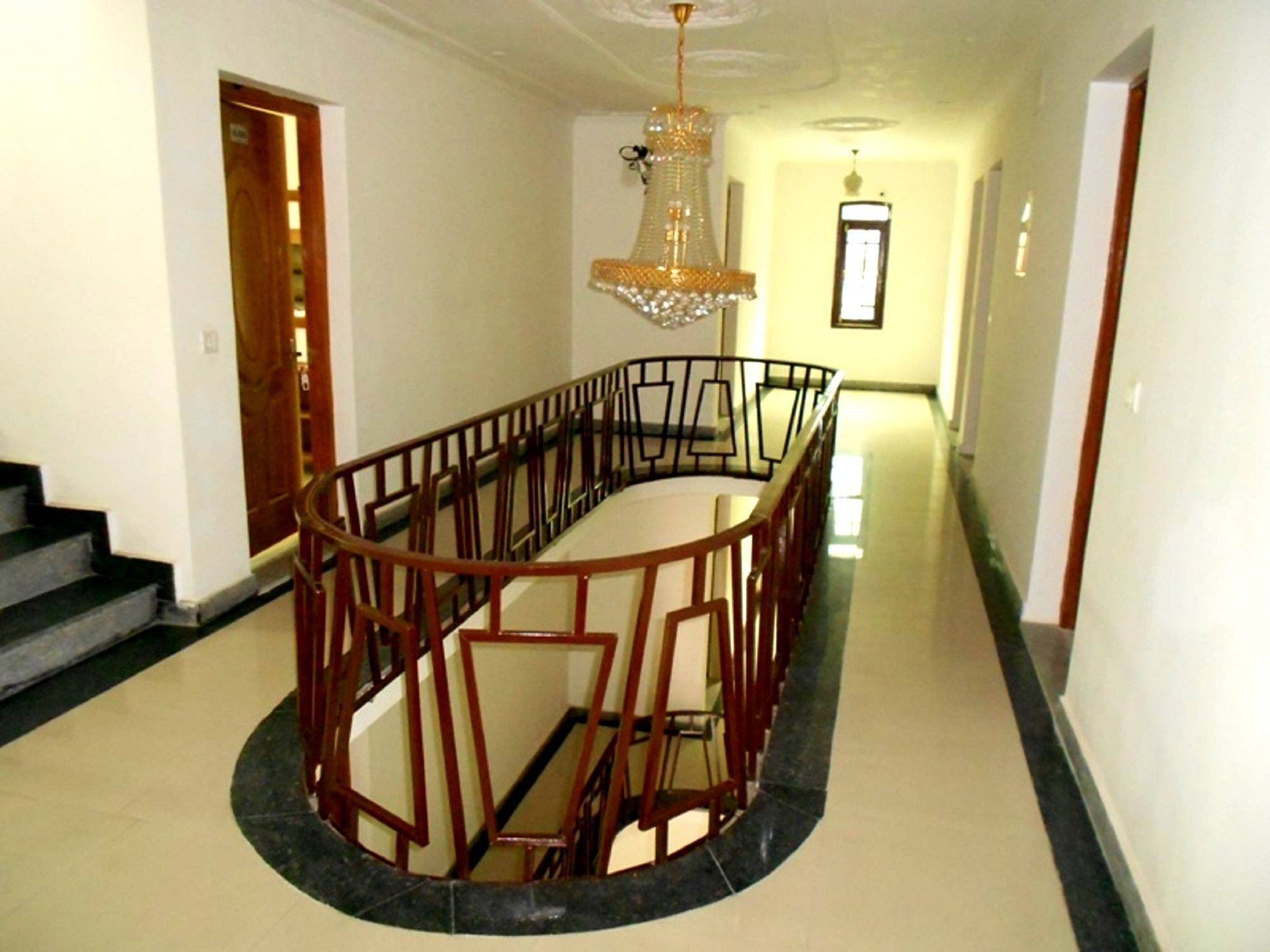 Ash Vale 3* Srinagar (Jammu and Kashmir)