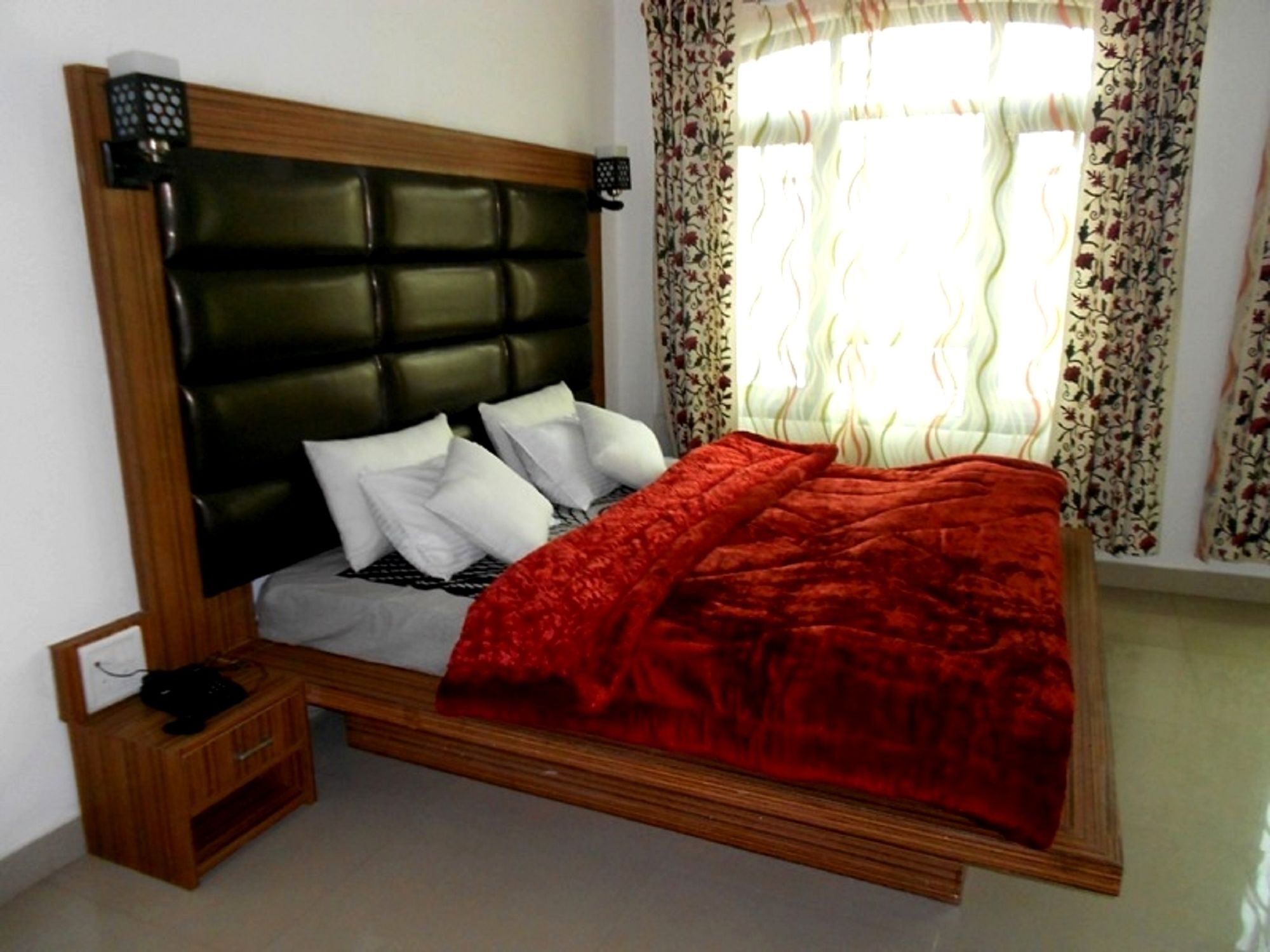 Hotel Ash Vale Srinagar (Jammu and Kashmir)