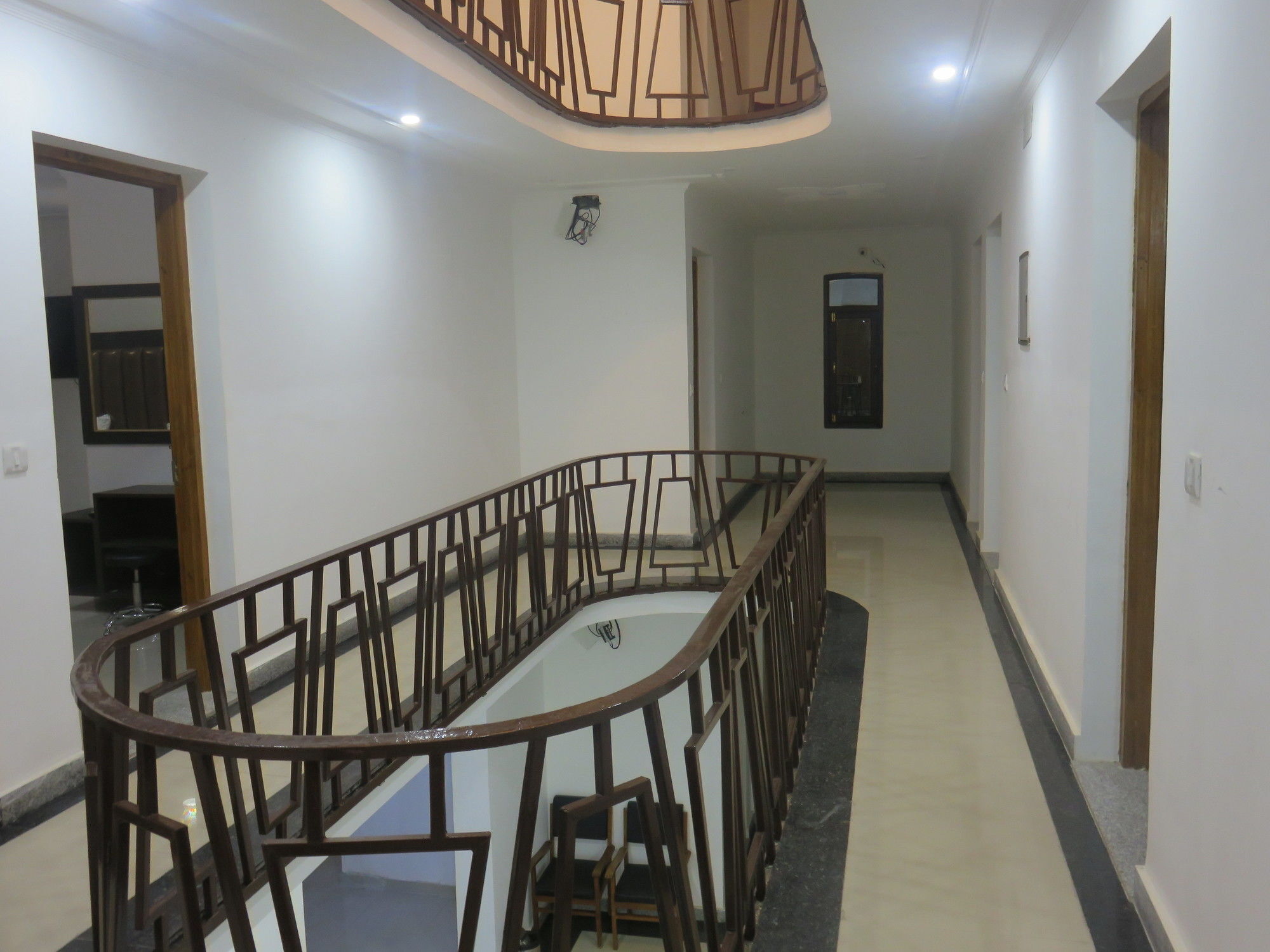 Hotel Ash Vale Srinagar (Jammu and Kashmir)