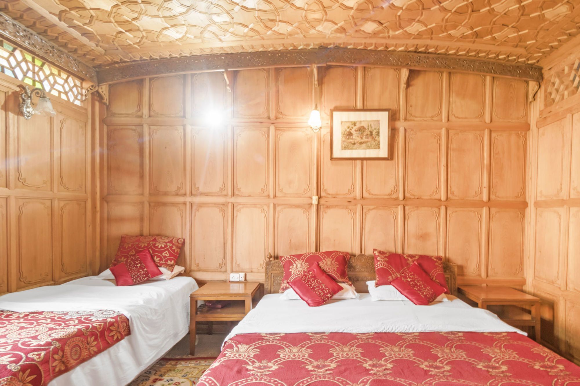 Hotel Guesthouser 3 Bhk Houseboat D520