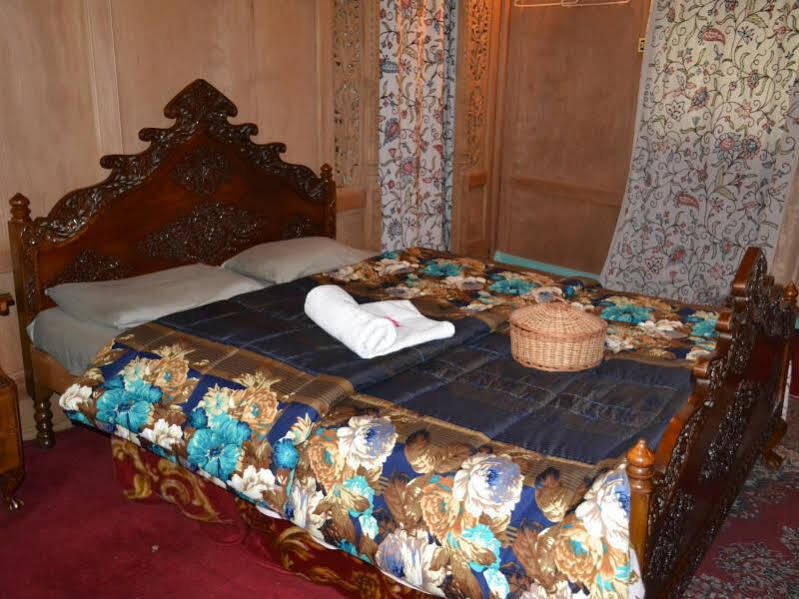 The Heritage Gemini Group Of Houseboat Srinagar (Jammu and Kashmir)