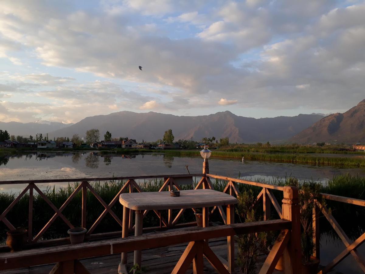 Houseboat Zaindari Palace Srinagar (Jammu and Kashmir)