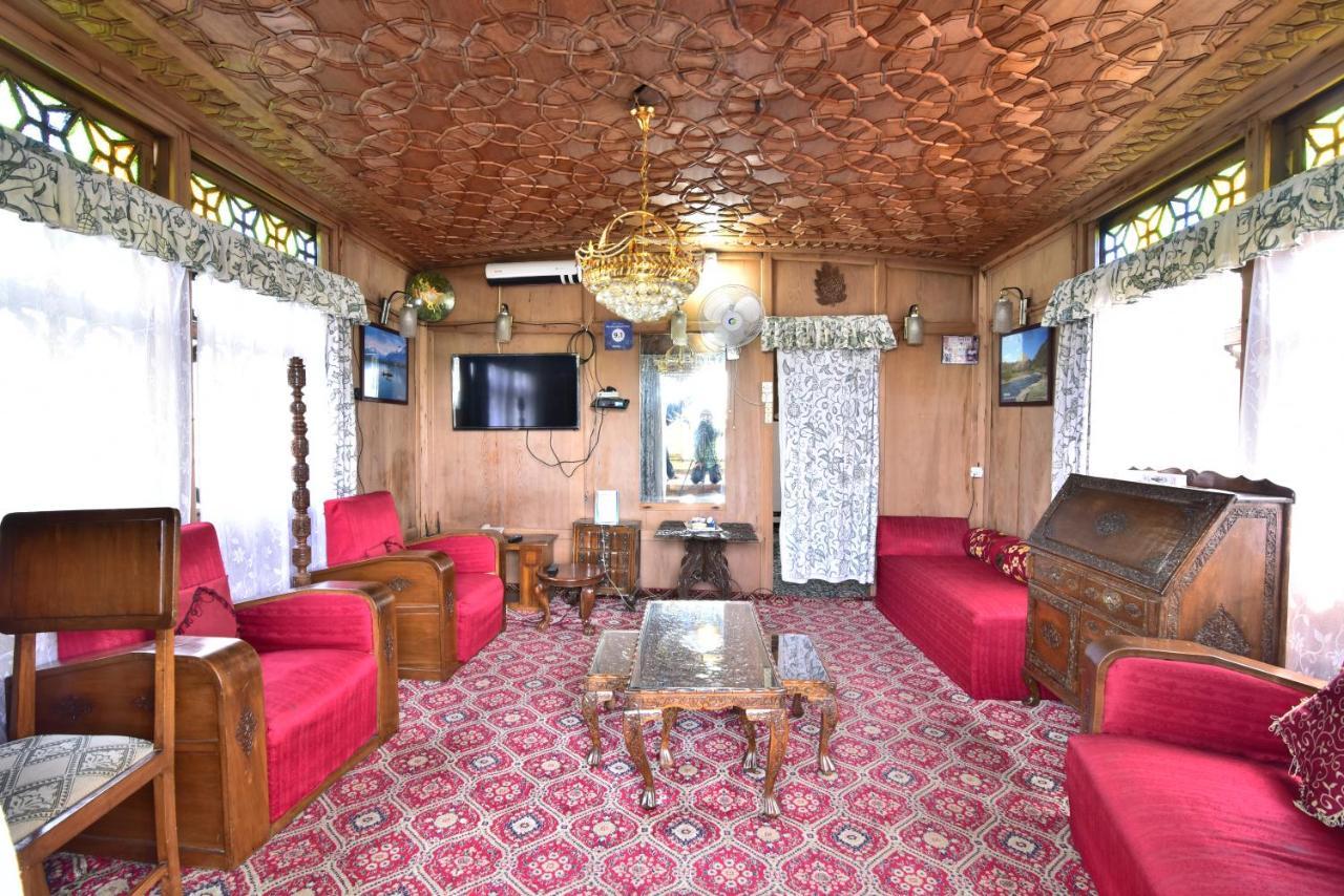 Houseboat Zaindari Palace Hotel 4*
