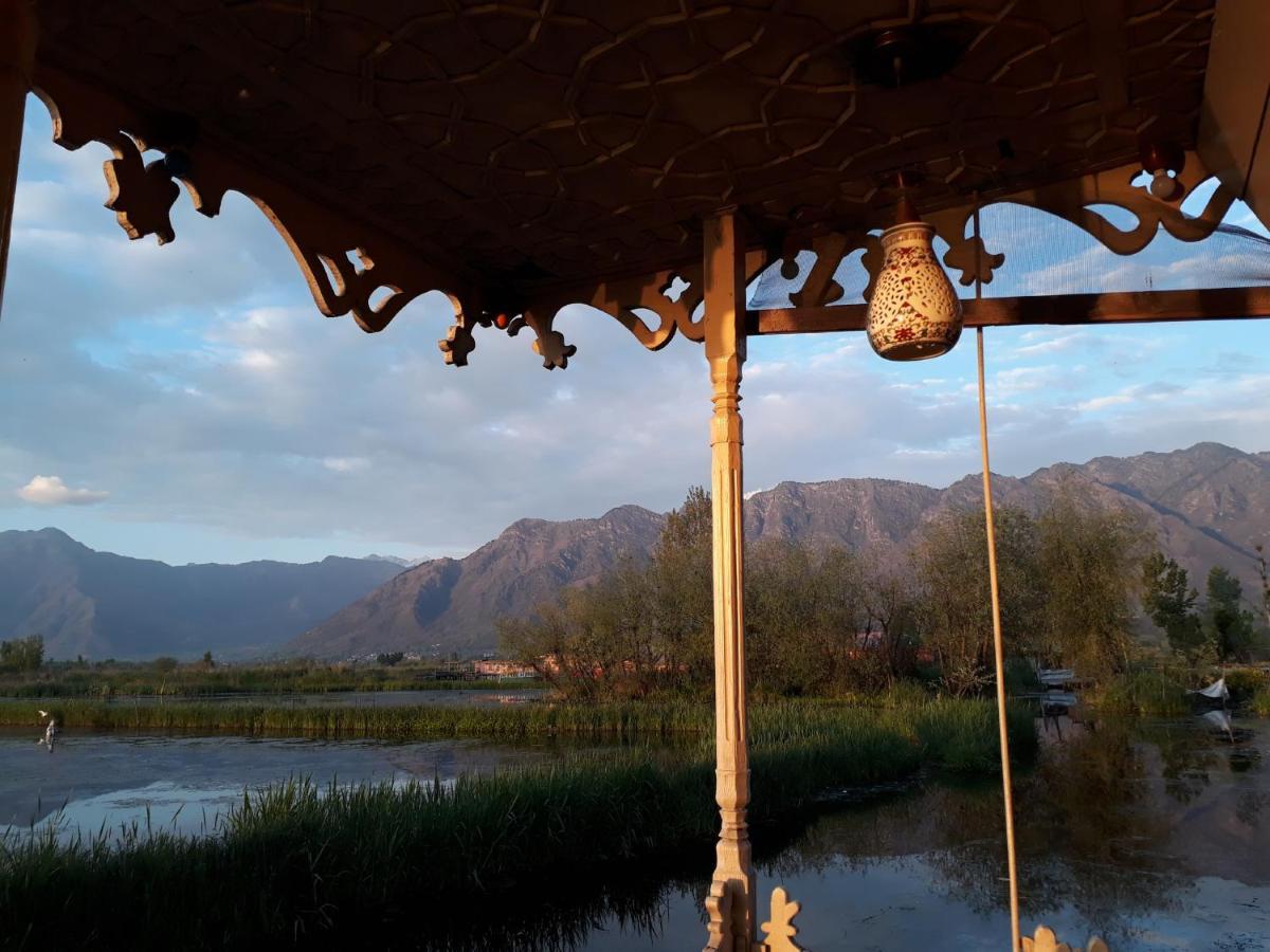 Houseboat Zaindari Palace 4*