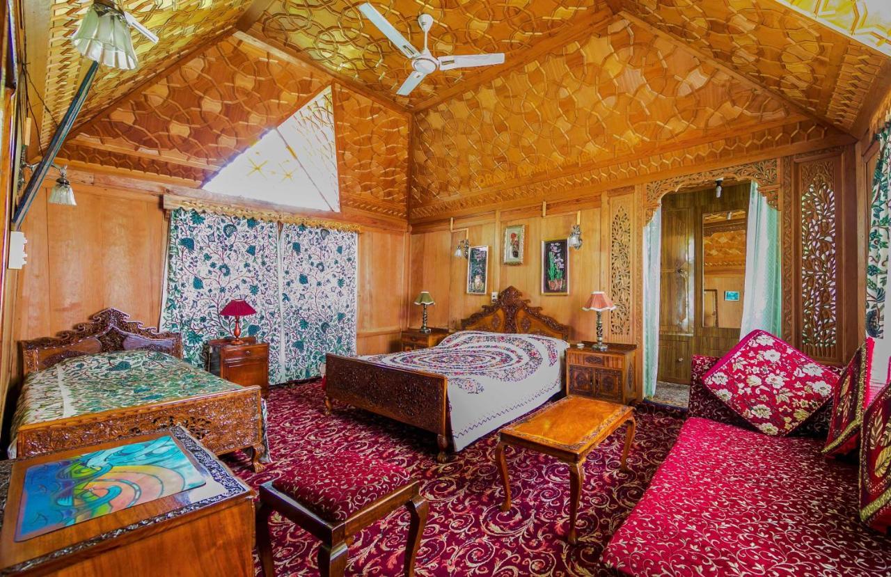 Triumph Houseboats 4* Srinagar (Jammu and Kashmir)