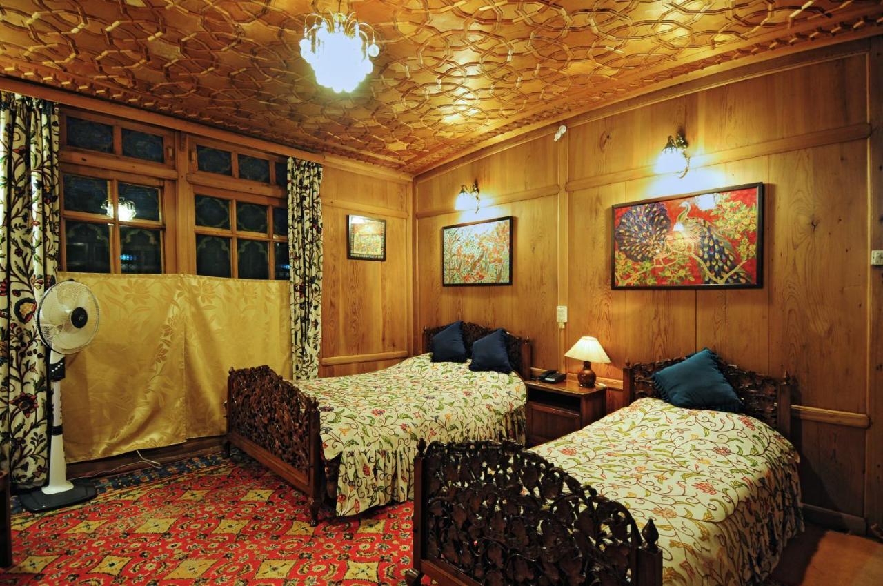 Triumph Houseboats Srinagar (Jammu and Kashmir)