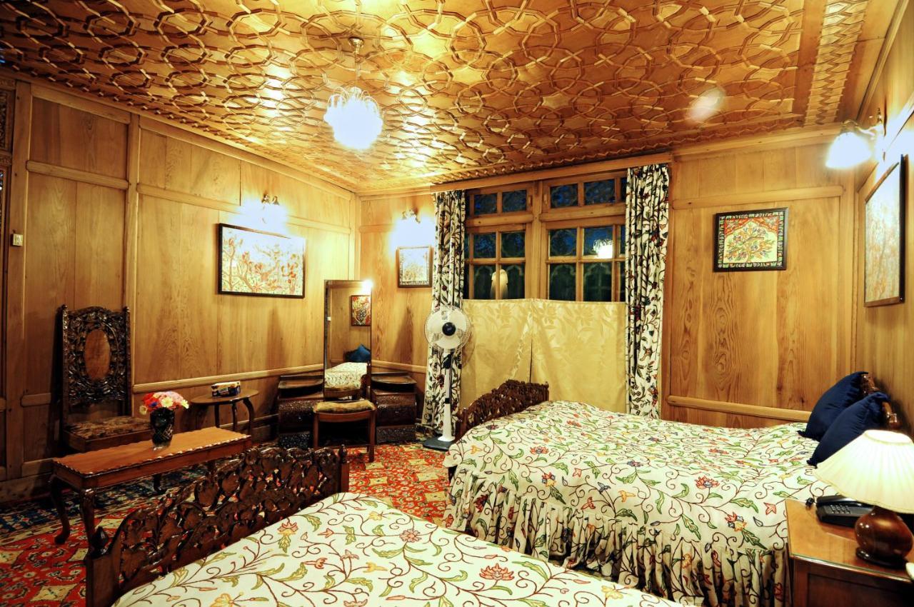Triumph Houseboats Srinagar (Jammu and Kashmir)